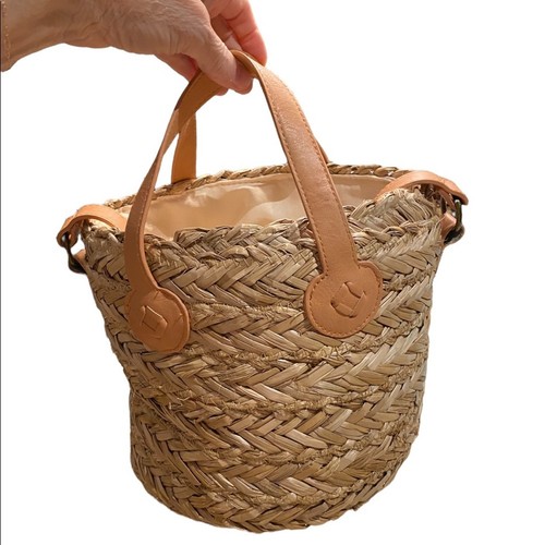 Universal Threads Round Straw Handbag with Shoulder Strap and Handles - Picture 6 of 9