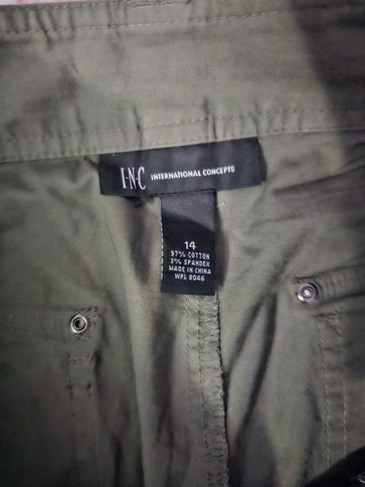 Женские укороченные брюки-капри Inc International Concepts зеленые с заклепками 14 - Изображение 2 из 4