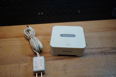 (N) Sonos Connect Bridge White Excellent with Power Adapter and Cable