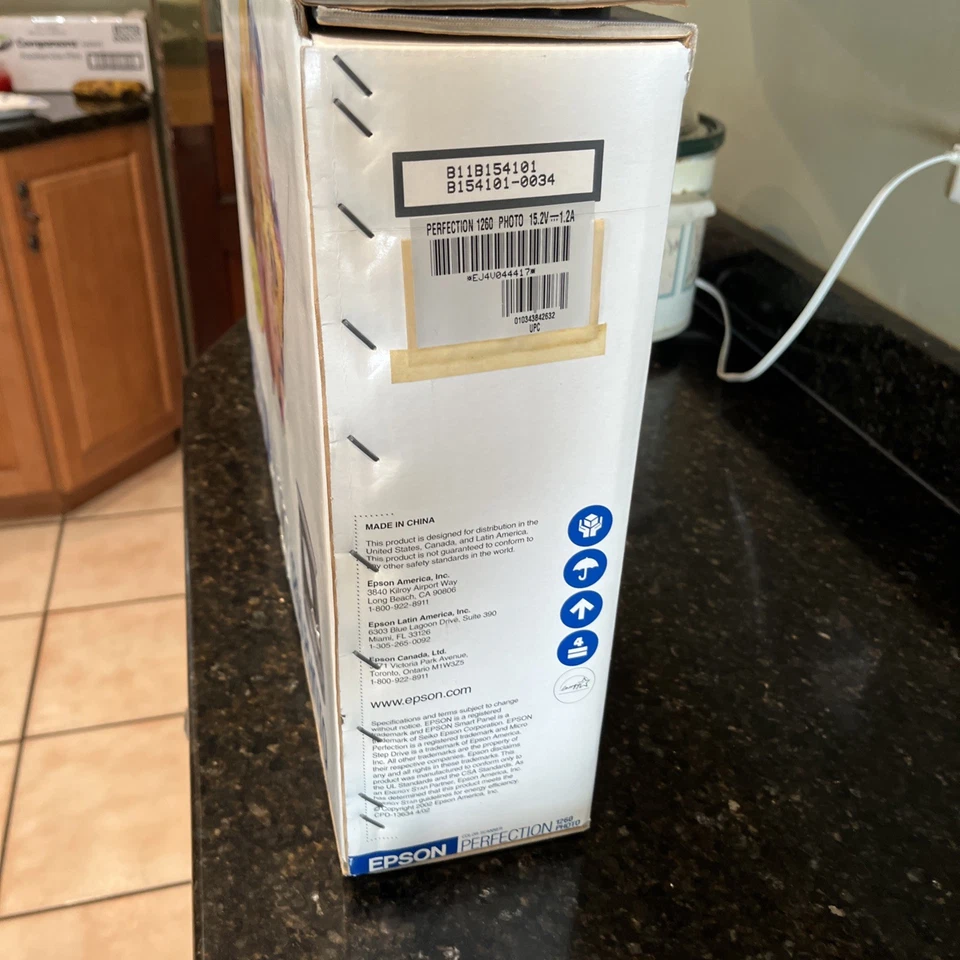 NEW Epson PERFECTION 1260 Photo Color Scanner w/Software & 35mm Slide Adapter - Image 4 of 4