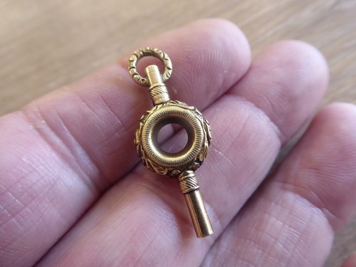 STUNING ANTIQUE   YELLOW METAL GOLD   POCKET WATCH  KEY - 第 1/6 張圖片