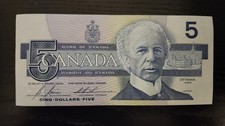 1986 Canada 5 Dollar Bank Note (two bills)