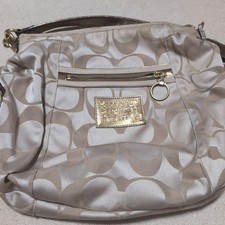 COACH Beige Logo Shoulder Bag 18a