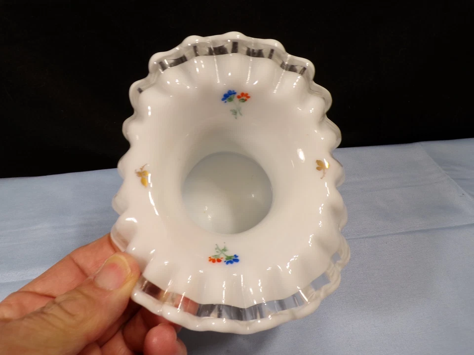 Fenton Charleton Painted Milk Glass CRYSTAL CREST Hat Shaped Vase - Image 2 of 4