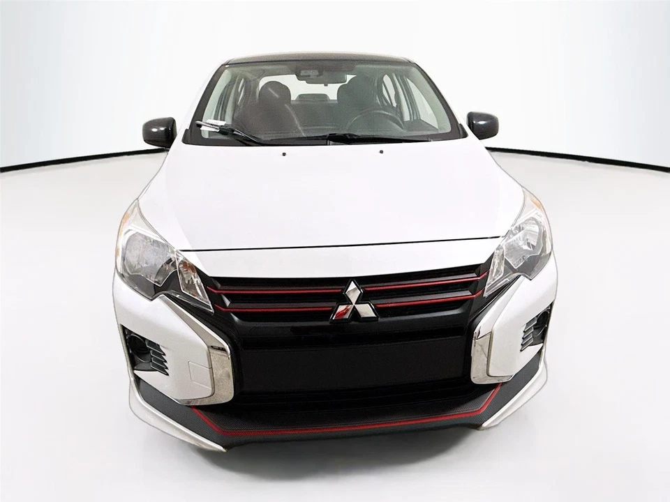 Mitsubishi Mirage 2024 edición negra Foto 2 de 4