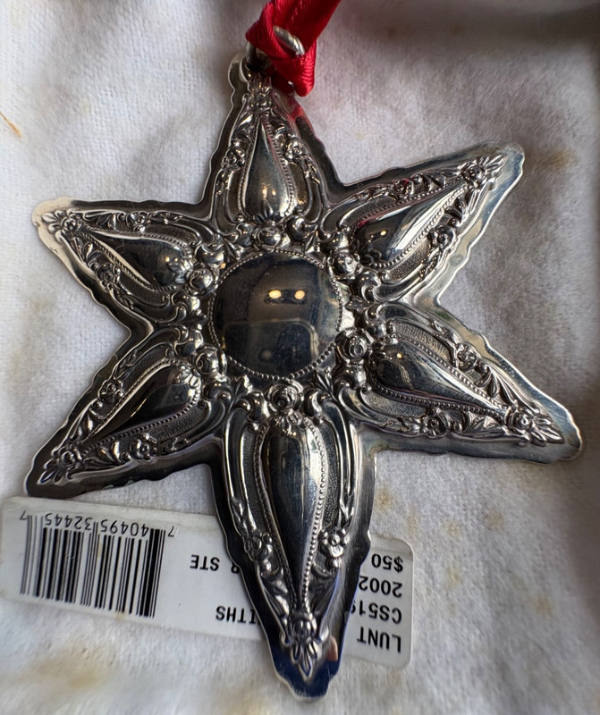 2001 Lunt Sterling Silver Annual Holliday Ornament