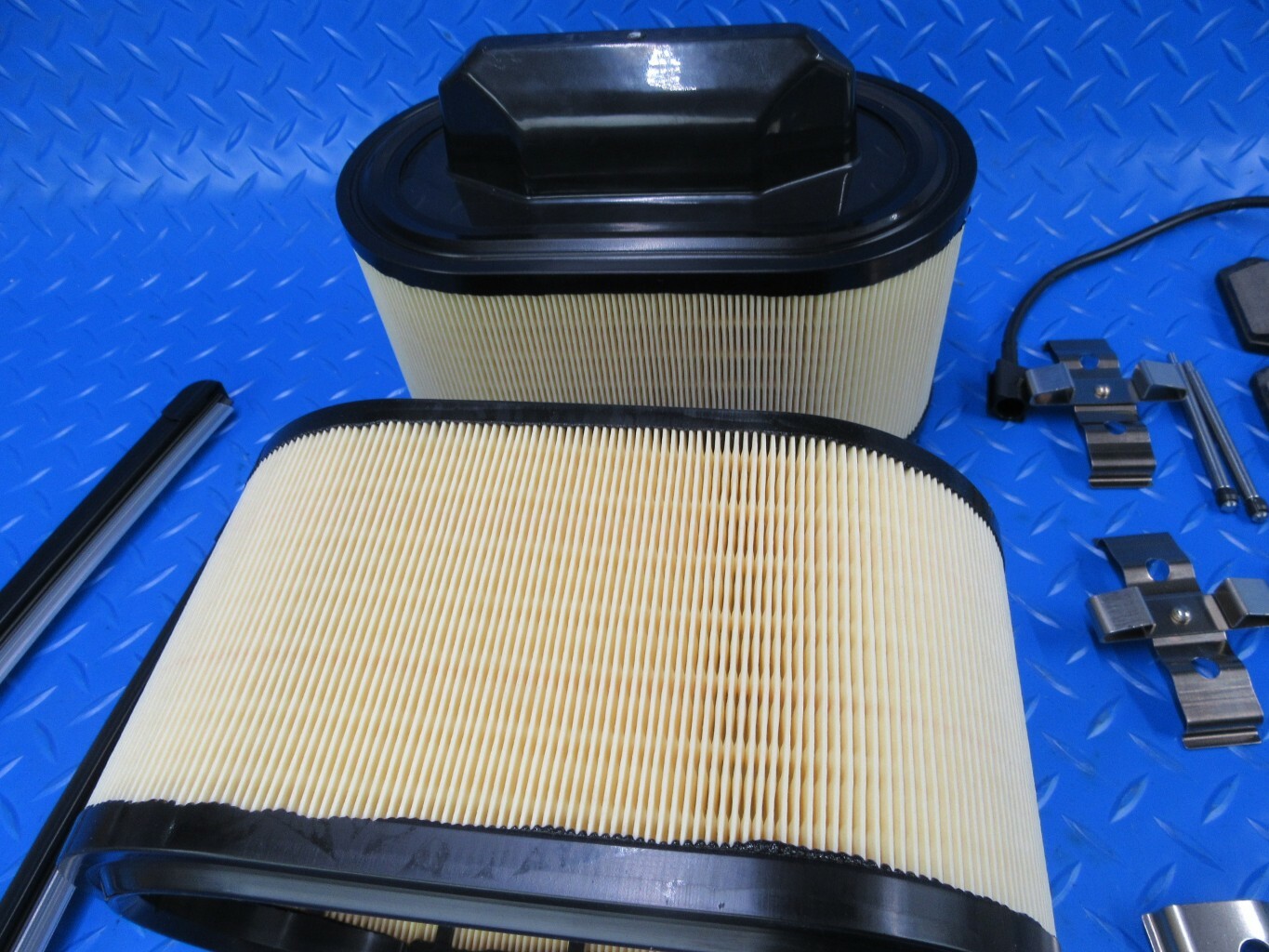 Maserati Ghibli front rear brake pads rotors filters #8504 14-16