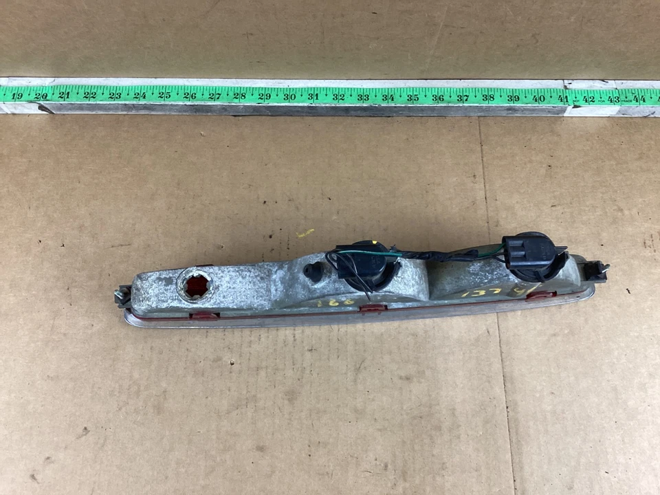 Luz trasera derecha del lado del pasajero Cadillac DeVille 1989-1993 16511369 OEM Foto 3 de 4