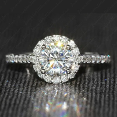 2,08 TCW runder Brillant Moissanit Halo Verlobungsring 14K Weißgold vergoldet