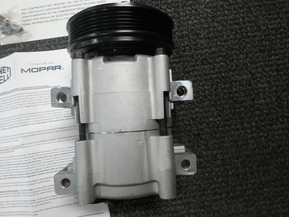 Compresor de aire acondicionado Ford Tauros 1996-2000 Magneti Marelli Mopar NOS Foto 3 de 4