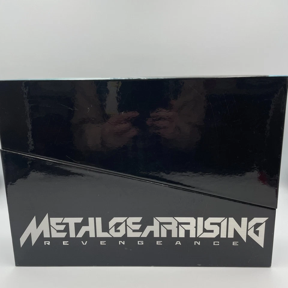 PS3 Metal Gear Rising Revengeance Premium Package Limited Edition Figure Book CD - Image 4 of 4