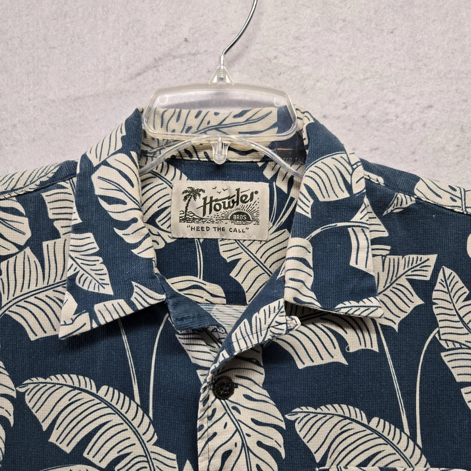 howler Brothers button up leaf pattern shirt men's Size M - Image 3 of 4