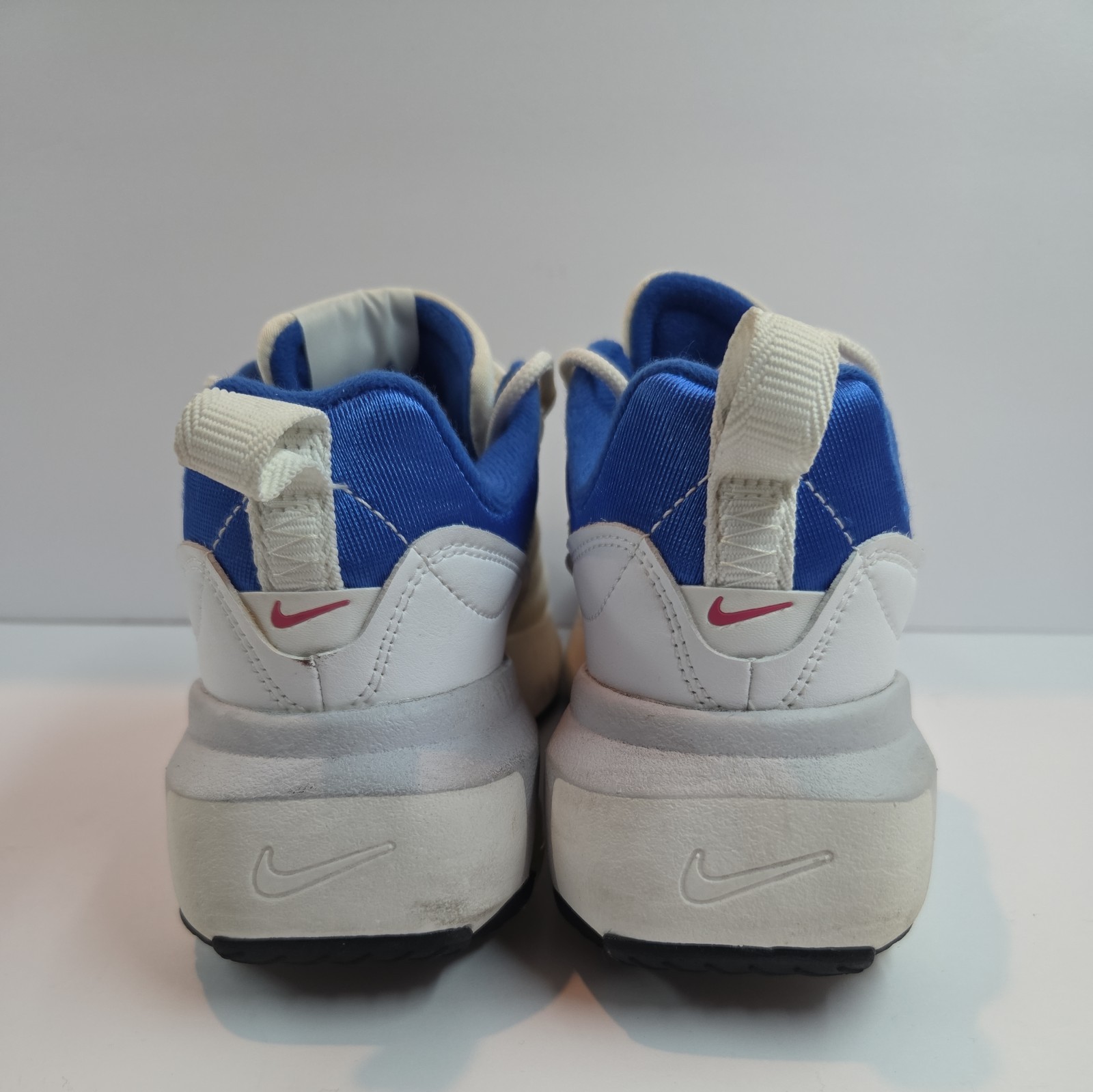 Nike Air Max Verona Womens Summit White Sneakers Shoewear Casual Size 5.5 thumbnail 3