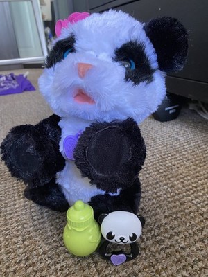 Hasbro Furreal Friends interaktiver Bommel Pandabär Babyjunges schwarz weiß 13 Zoll