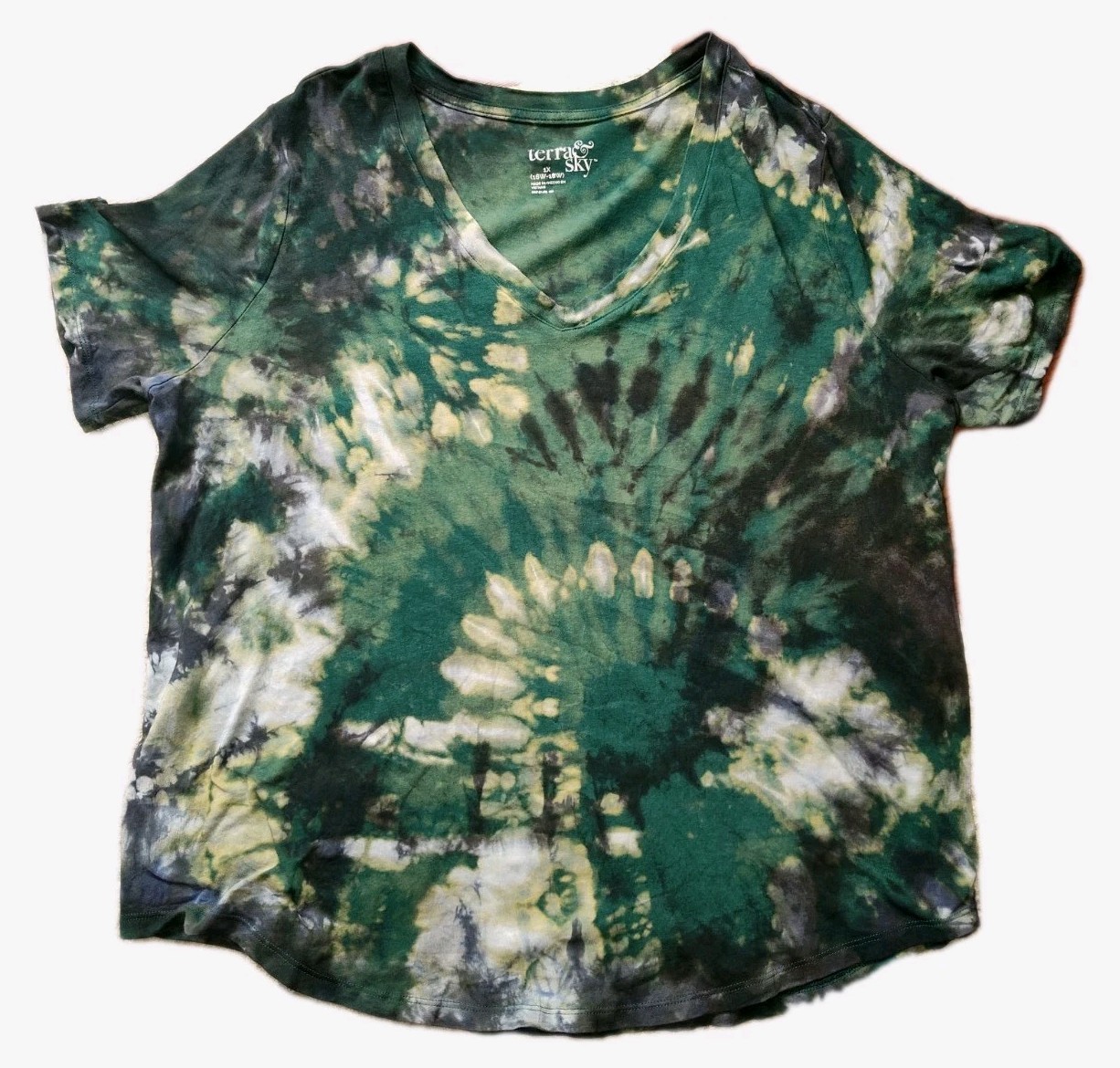 Women's Tie Dye Top Size 1XL Short Sleeve V Neck Green & Black Spiral Design New