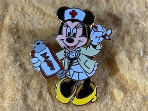 ディズニー　ミニー　ナース　看護師　ピン　レア　 ピンバッジ　病院 Minnie Mouse Nurse Pin | eBay