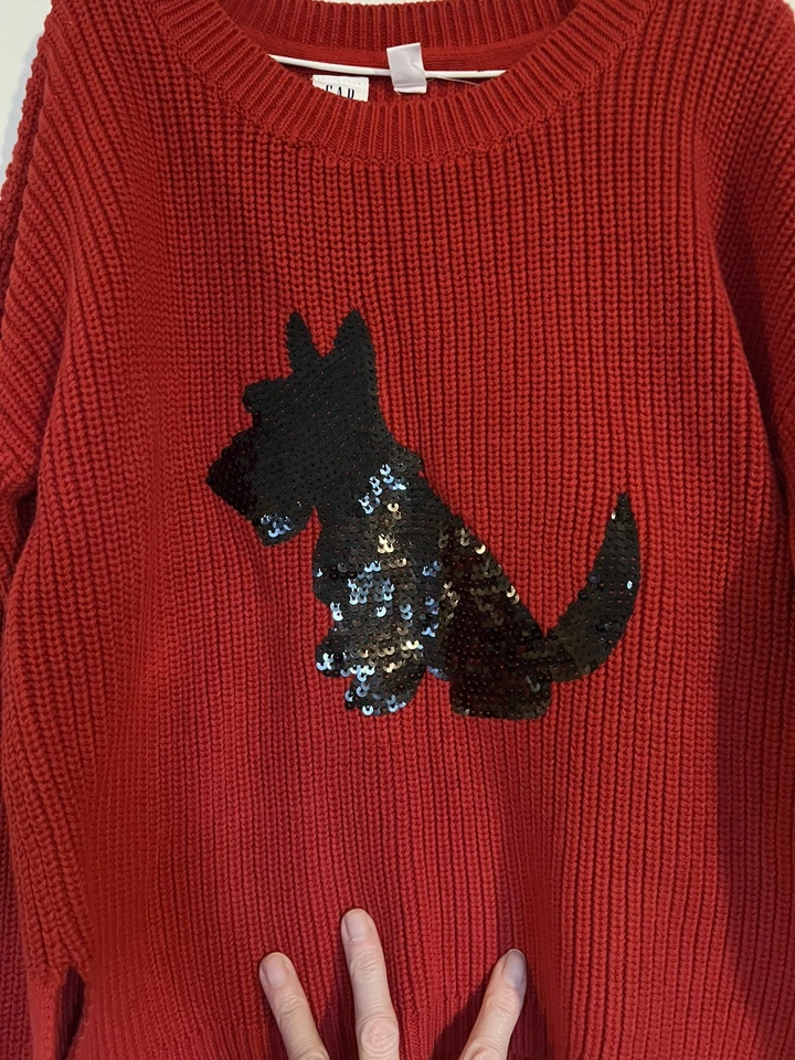 Suéter Niñas por GAP KIDS - Talla XL o 10-12 - Rojo con PERRO ESCOCÉS NEGRO en LENTEJUELAS Foto 2 de 4