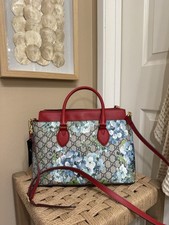 Gucci GG Supreme Blooms Floral Top Handle Bag...