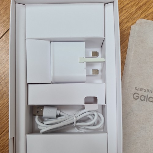 Samsung Galaxy Tab A 2016 7.0 SM-T280 7.0'' WiFi Google Android Tablet 8GB White - Picture 5 of 11