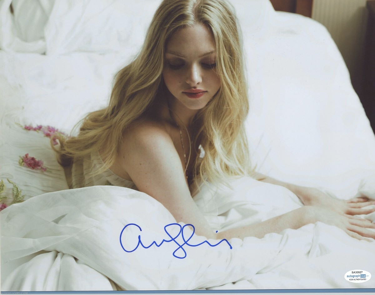 Sexy Amanda Seyfried Autographed Signed 11x14 Photo ACOA | eBay