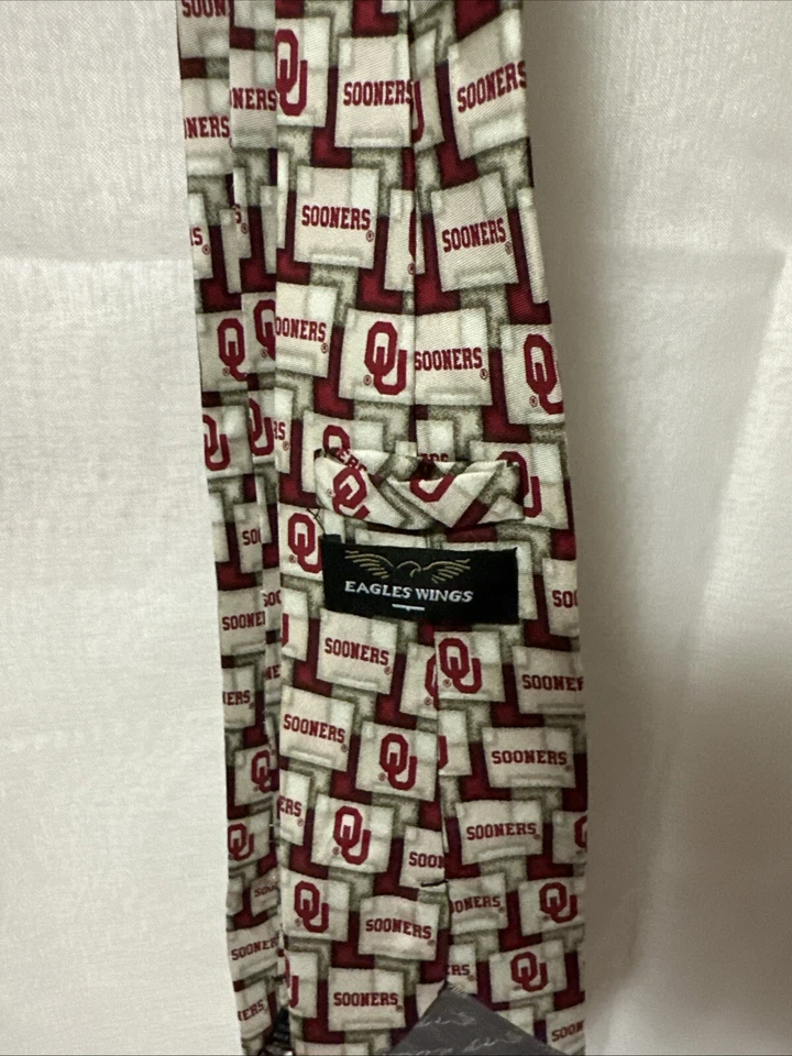 Corbata de seda con licencia NCAA University of Oklahoma Sooners NCAA Foto 3 de 4