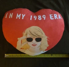 🔥 Rare Taylor Swift In My 1989 Era Heart Pillow. 12x14 Inch.