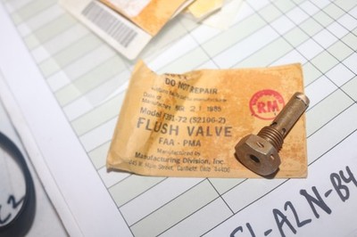 NOS Aircraft model F391-72 (S2106-2) Flush Valve FAA PMA 4820-00-996-8354