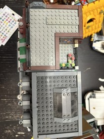 LEGO Creator Expert Modular Pet Shop 10218, Preowned READ DESCRIPTION