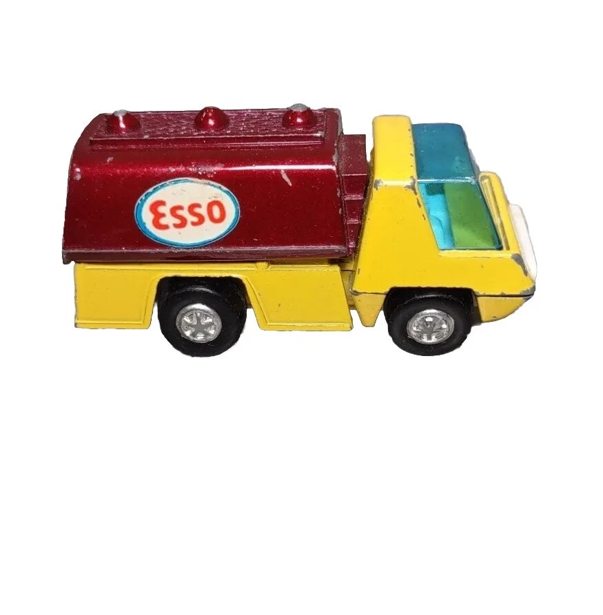 Винтажный Playart Esso Танкер Бензогрузовик, Гонконг, Литой Автомобиль ~ Желтый, Бордовый - Изображение 2 из 4