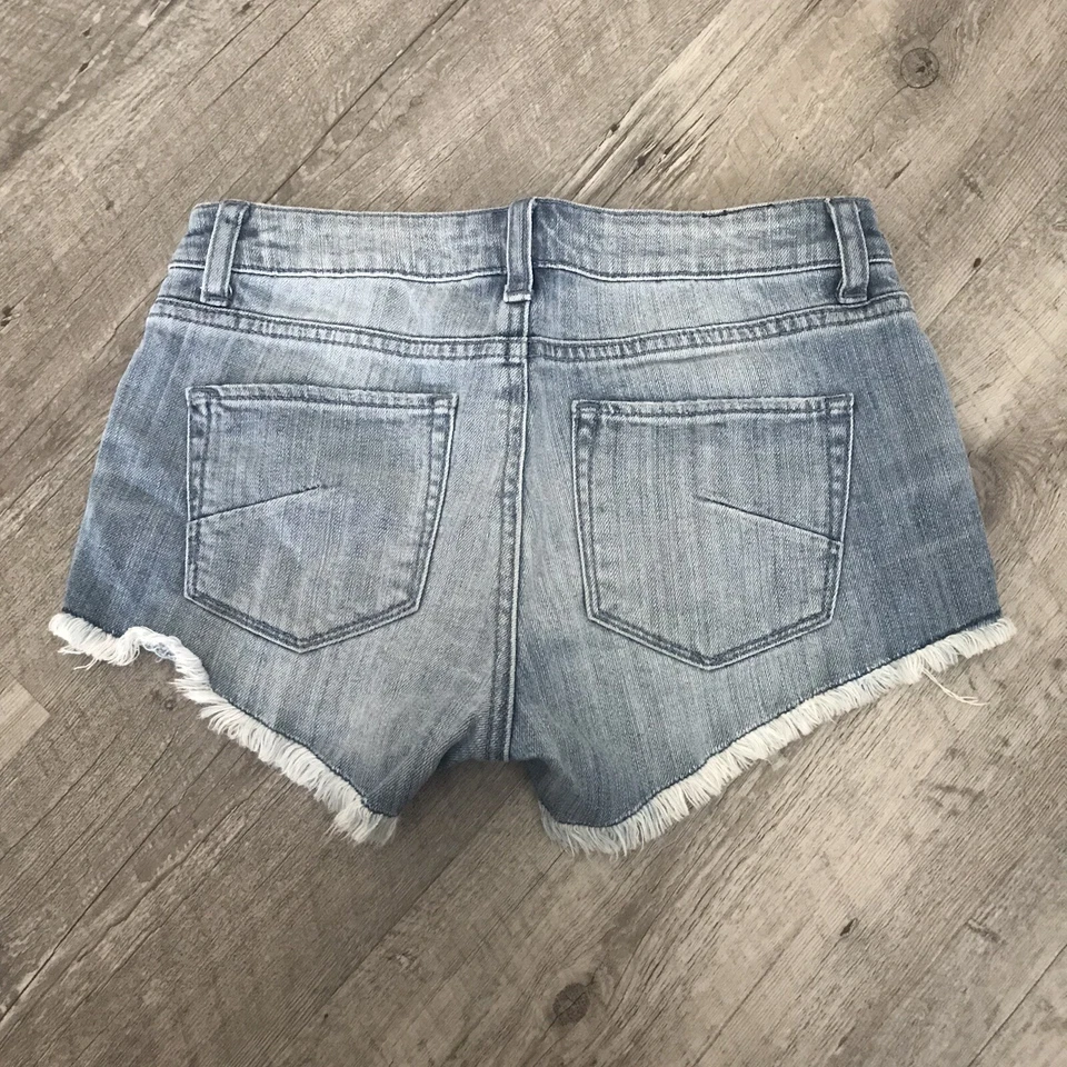 Pantalones Cortos Talula Para Mujer Corte Jean Talla 24 Azul Claro Lavado Denim Dobladillo Crudo Foto 3 de 4