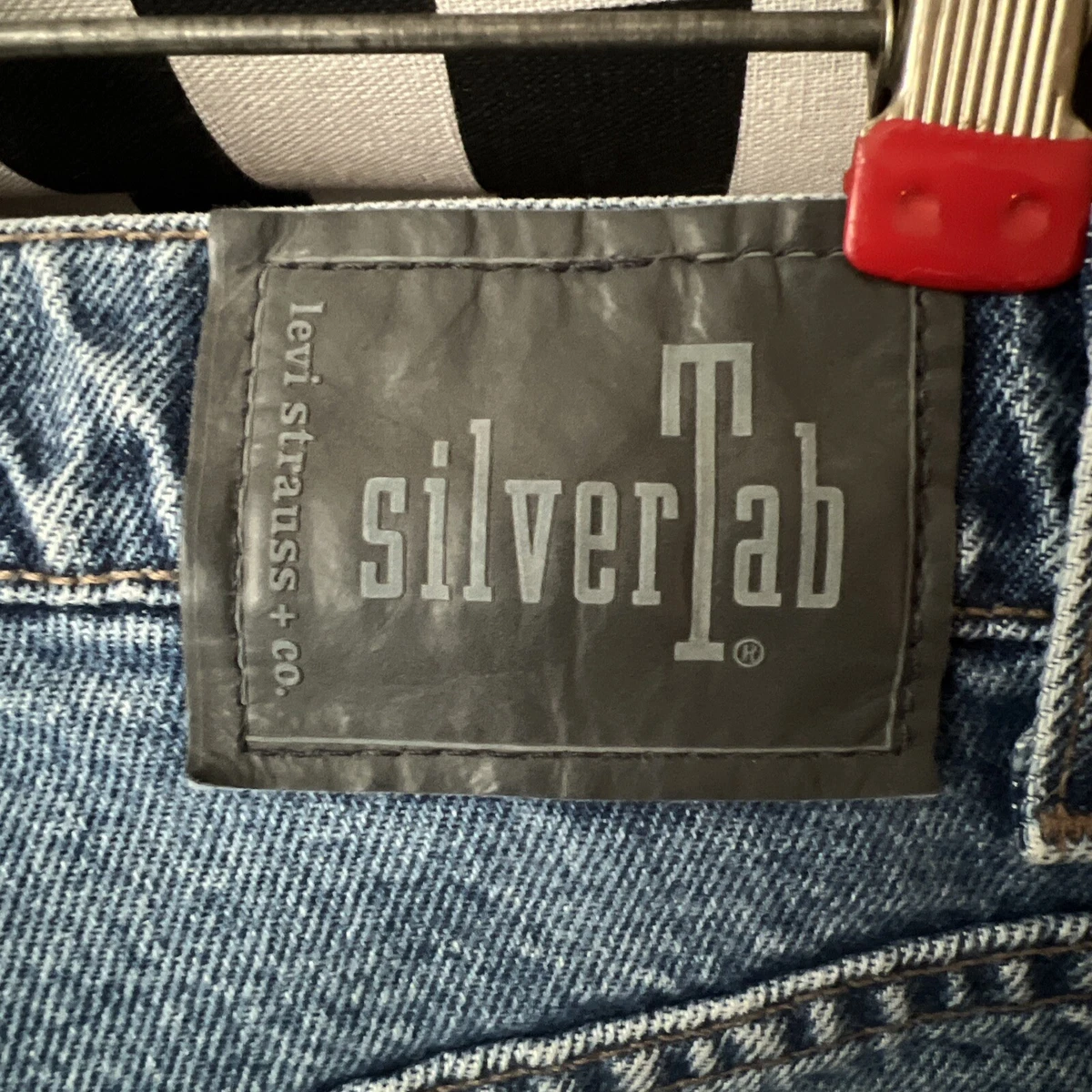 Vintage Levi Silver Tab Jean Shorts Y2K 90 s Dad Shorts Thrift