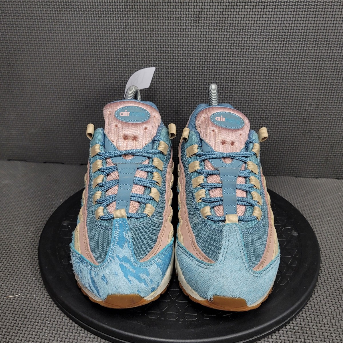 Nike Air Max 95 Embossed Fur Pony Shoes Womens Sz 7.5 Blue