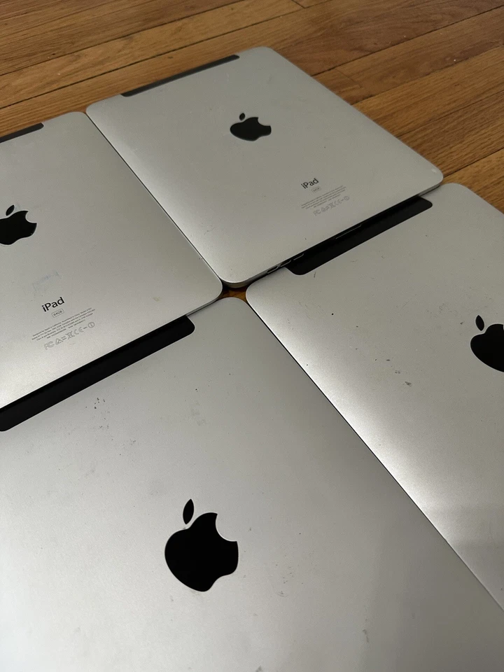 Lote de 9 Apple iPad 1ª Generación (4) 64GB (3) 32GB (2) 16GB 9.5 pulgadas A1337 Foto 4 de 4