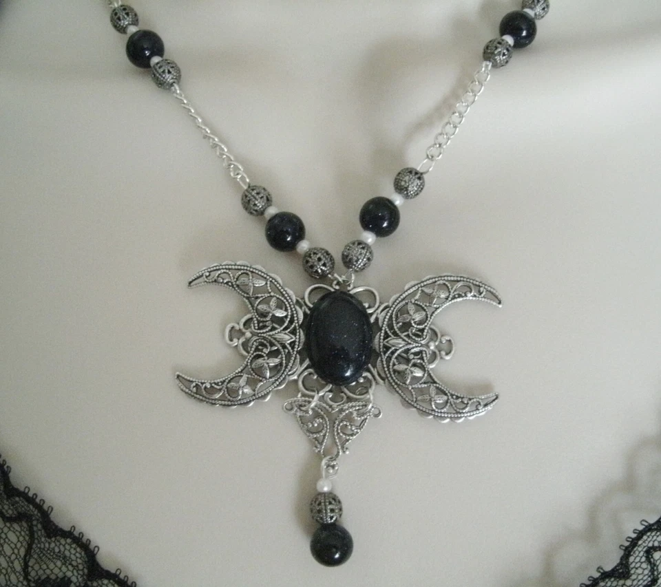 Collar Goldstone Triple Luna Diosa Wicca Pagano Wicca Brujería Bruja Foto 2 de 4