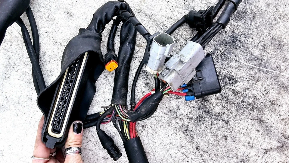 Harley FLH Roadking 1998 cableado principal arnés telar fusible relé Foto 4 de 4