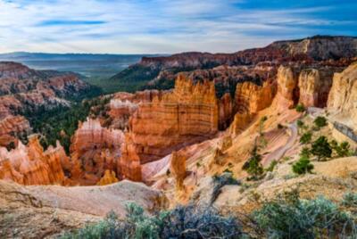 Wandbild: Sonnenaufgang über dem Bryce Canyon mit atemberaubenden Wolken [...]