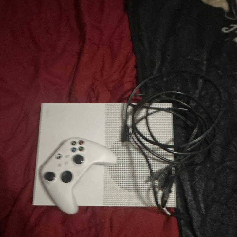Microsoft Xbox One S White Console w/ White Wireless Controller & Cables 500 GB