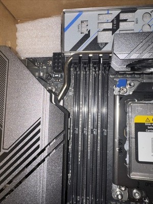 Asrock TRX40 Creator Socket sTRX4 DDR4 M2 WiFi BT USB 3.2 Type-C