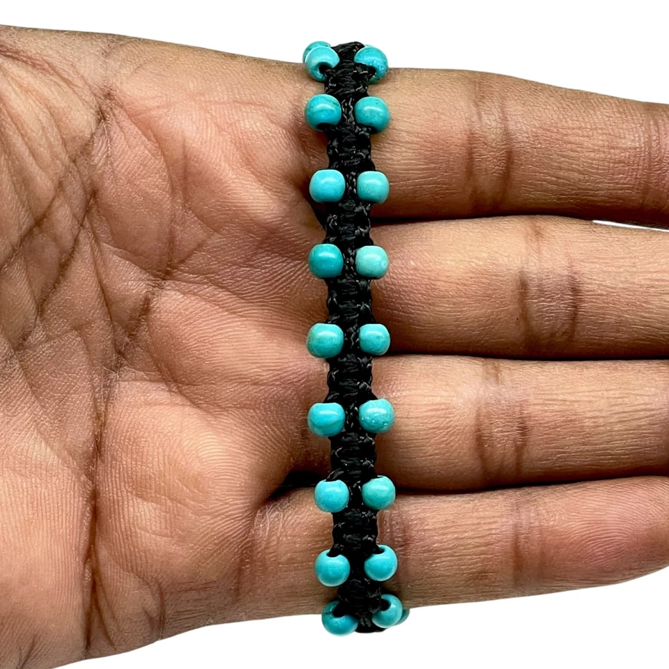 Handgefertigt Türkis Armband 4mm Perlen Makramee Design Verstellbar Schwarz Cord - Bild 2 von 4