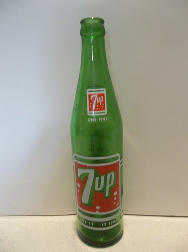 VINTAGE 16 OUNCE 7 UP BOTTLE FROM 1967 "you like it it likes you" - 第 1/8 張圖片