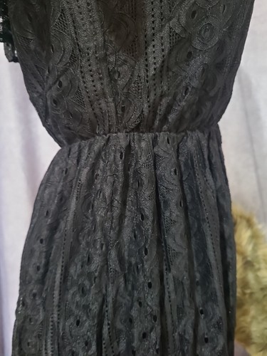 Abito donna nero scollato spalle scoperte, sexy ed elegante - Foto 11 di 11