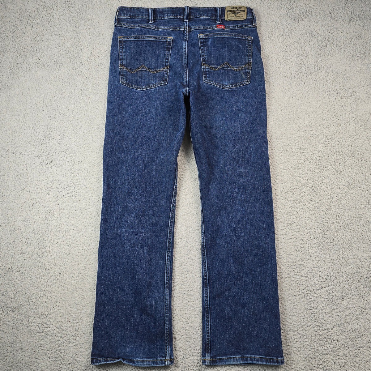 Wrangler Jeans Mens 34W x 32in Blue Relaxed Bootcut DENIM Dark