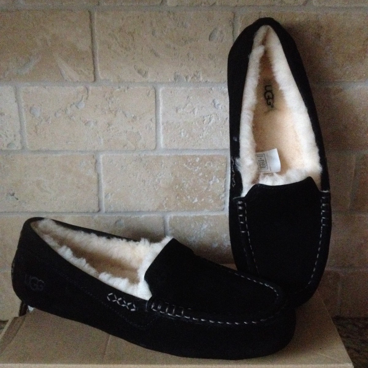 UGG Ansley Black Suede Sheepskin Warm Moccasins Slippers  display picture 2