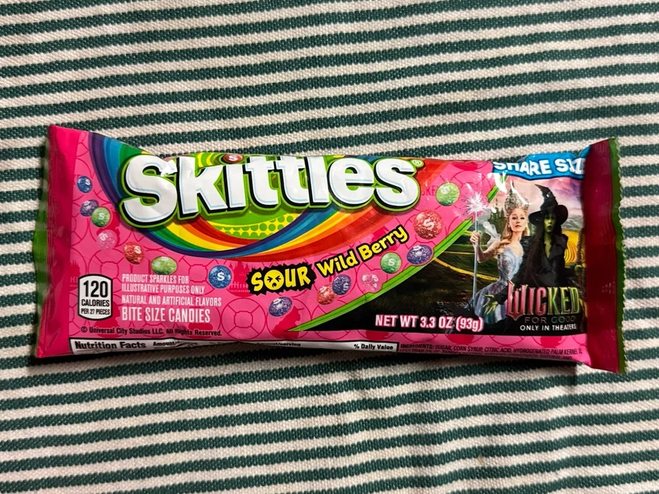 Sour Wild Berry Skittles Wicked, 7 полноразмерных сумок 3,3 унц - Изображение 3 из 3