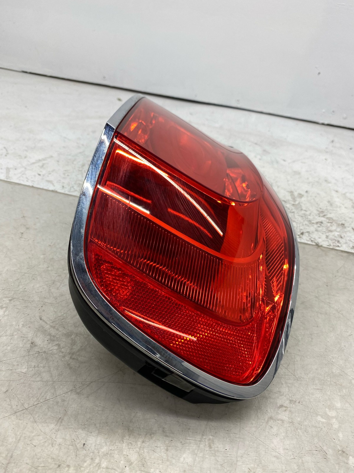 2014-2019 BENTLEY FLYING SPUR REAR RIGHT TAIL LIGHT LAMP LED ASSEMBLY 4W0945096