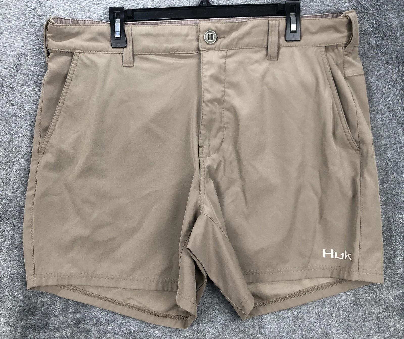 Huk Shorts Mens 2XL Beige Performance Chino 5 Inseam Fishing Quick Dry Outdoor