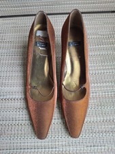 Stuart Weitzman Bronze Heels, Pointed Toe, Cutest Little Crystal Size 7B