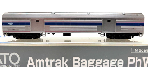 N KATO 156-0953 GEPÄCKWAGEN AMTRAK # 1221 PHASE VI | Zustand: Used