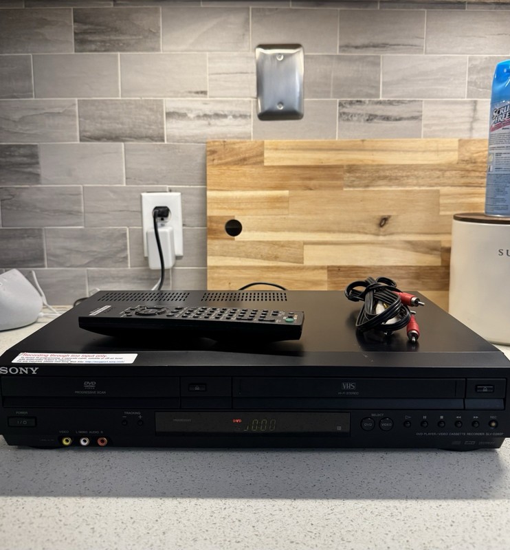 Sony SLV-D380P VCR-DVD Combo Player, 4-Head, Plays VHS & DVD