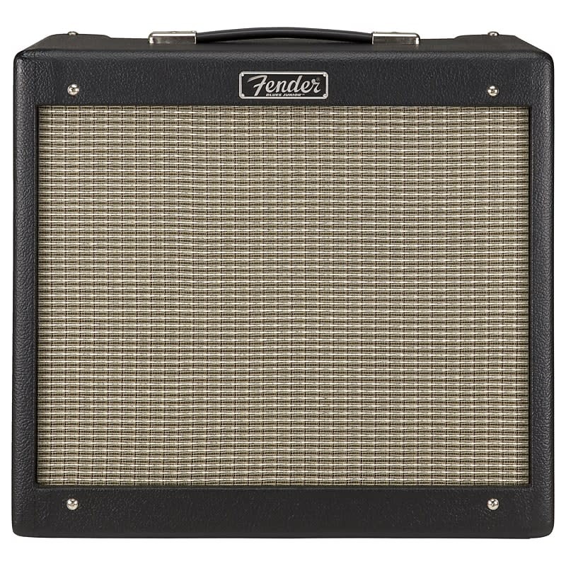 Ламповый комбинированный усилитель для электрогитары Fender Blues Junior IV 15 Вт Черный 130090₽
